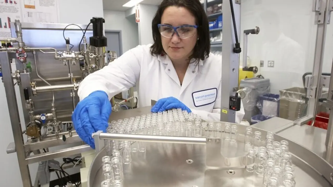 Archivo - Laboratorio de Sanofi