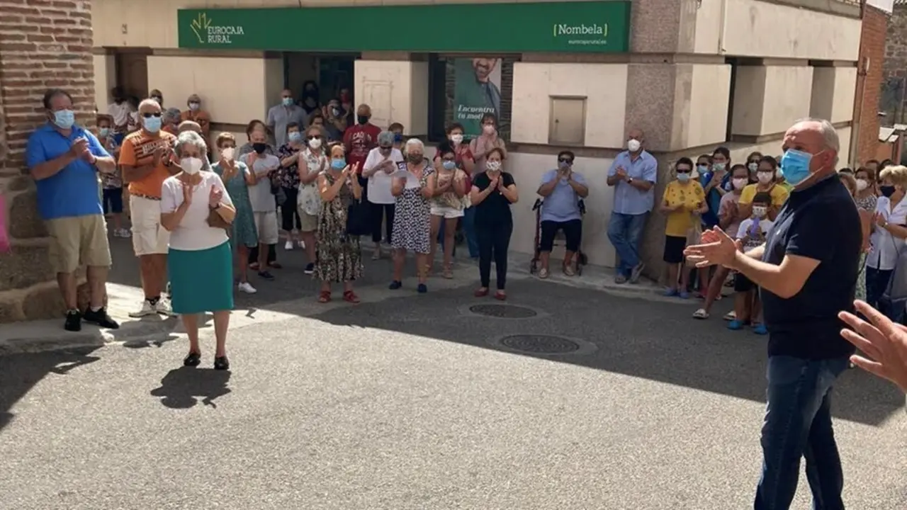 Minuto de silencio en Nombela por la vecina asesinada