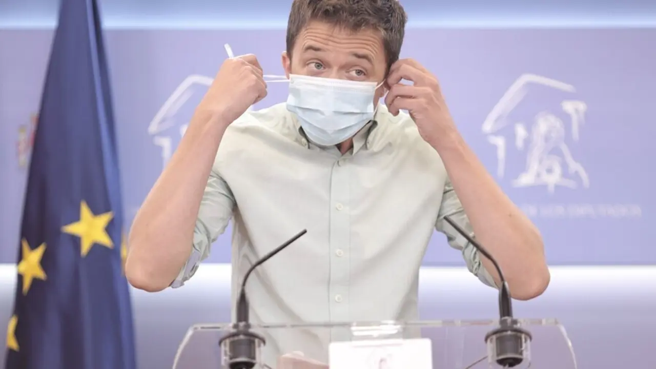 Archivo - El l&iacute;der de M&aacute;s Pa&iacute;s, &Iacute;&ntilde;igo Errej&oacute;n, en una rueda de prensa en el Congreso 