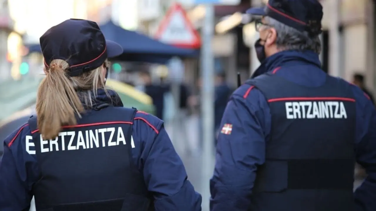 Agentes de la Ertzaintza