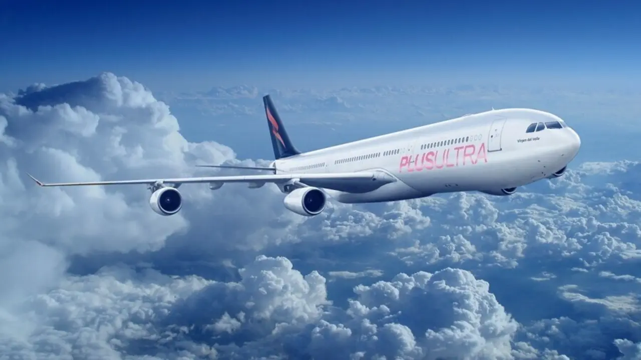 Archivo - Avi&oacute;n de Plus Ultra