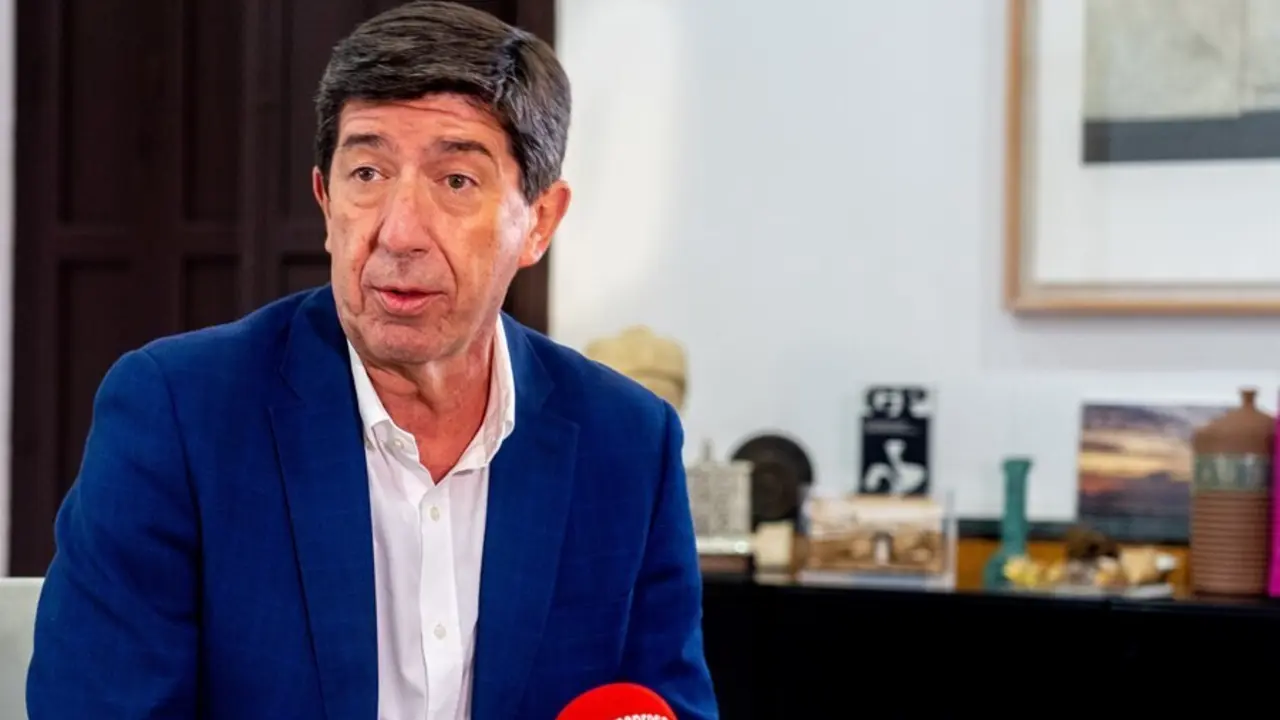 El vicepresidente de la Junta y consejero, Juan Mar&iacute;n, durante la entrevista con Europa Press.