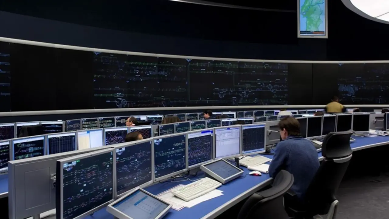 Thales entabla negociaciones exclusivas para vender su actividad ferroviaria a Hitachi Rail