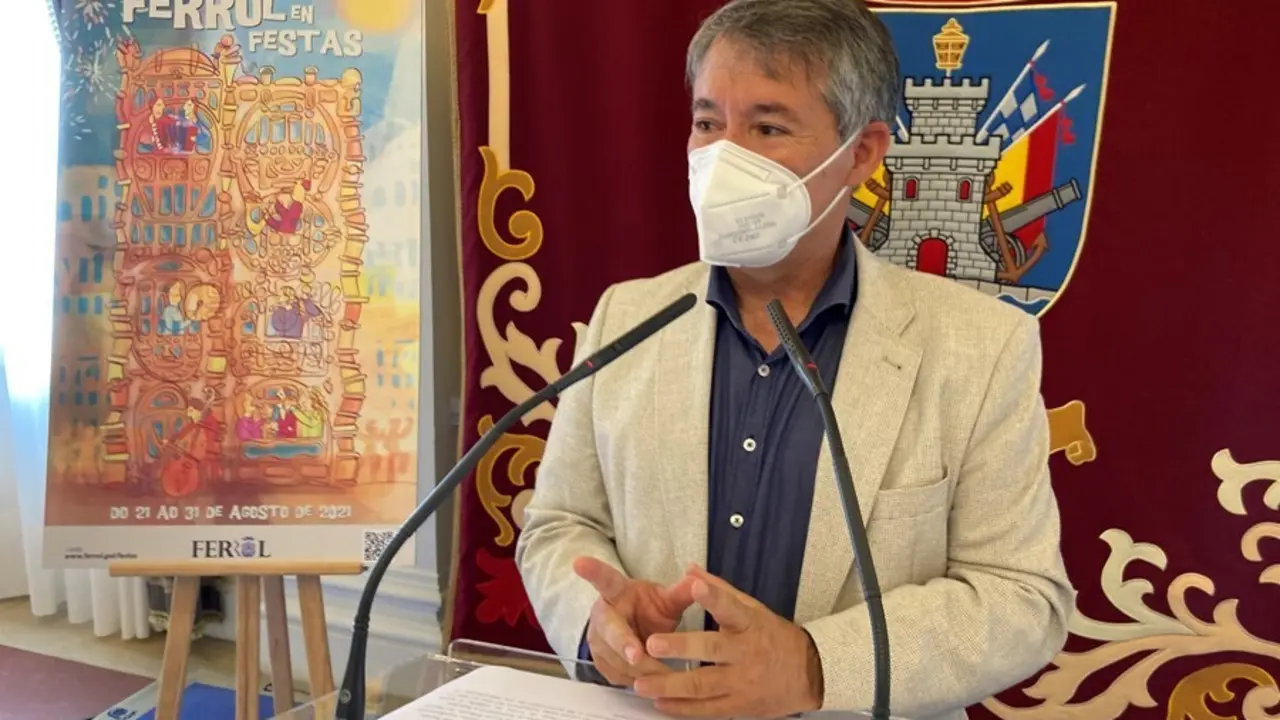 El concejal de Fiestas y Cultura, Antonio Golpe, presenta las fiestas de verano de Ferrol.