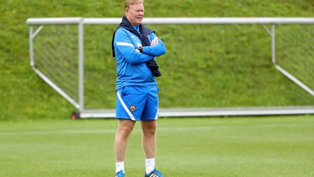 El entrenador del FC Barcelona, Ronald Koeman, en un entrenamiento en el 'stage' de pretemporada en la Ciudad Deportiva del Red Bull Salzburg