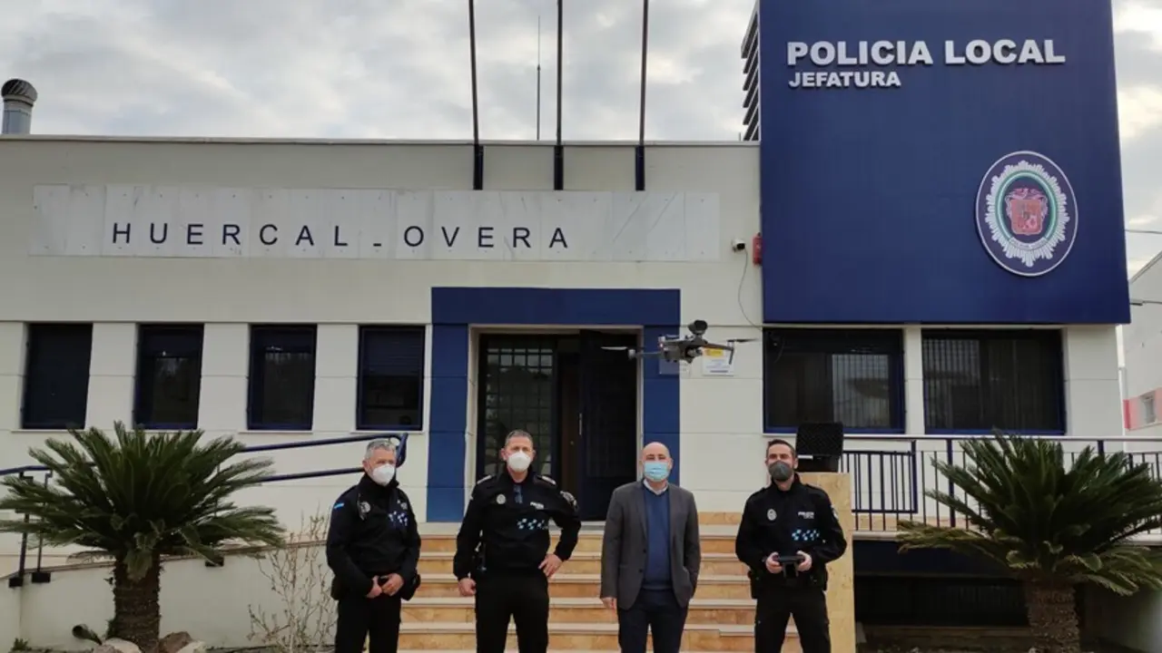 Polic&iacute;a Local de Hu&eacute;rcal-Overa.