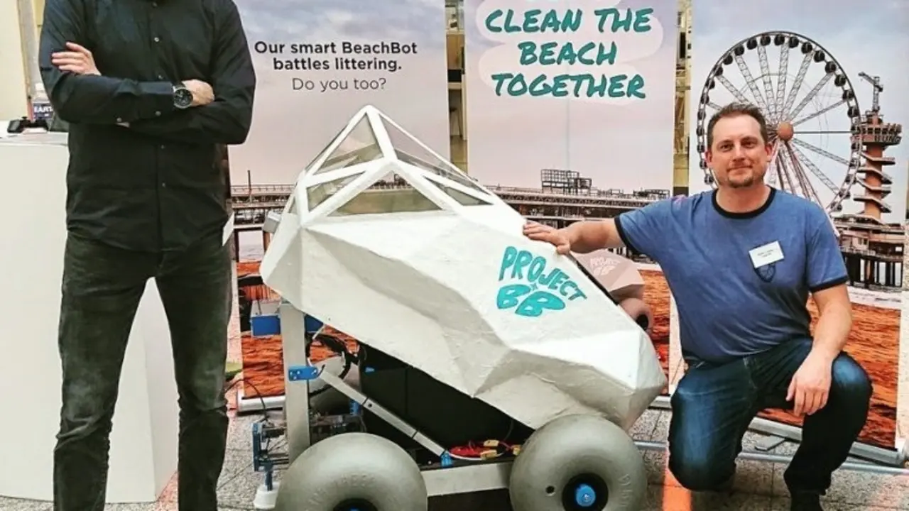 Crean 'BeachBot', un robot que detecta y extrae las colillas con la Inteligencia Artificial de Microsoft