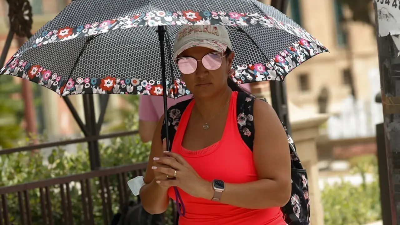 Murcia activa un dispositivo especial por el aviso de altas temperaturas