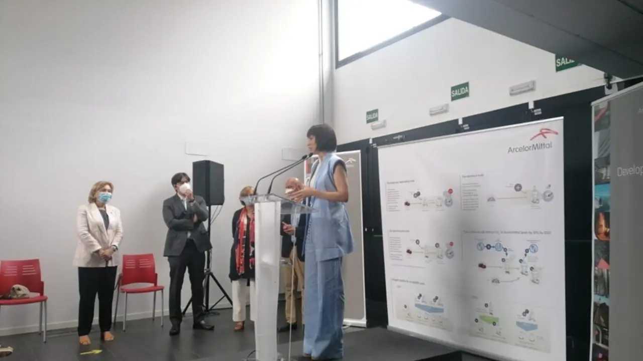La ministra de Ciencia e Innovaci&oacute;n, Diana Morant en Avil&eacute;s.
