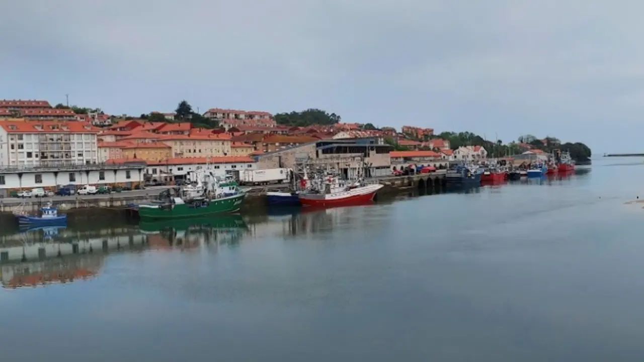 Flota de barcos pesqueros en San Vicente de la Barquera.