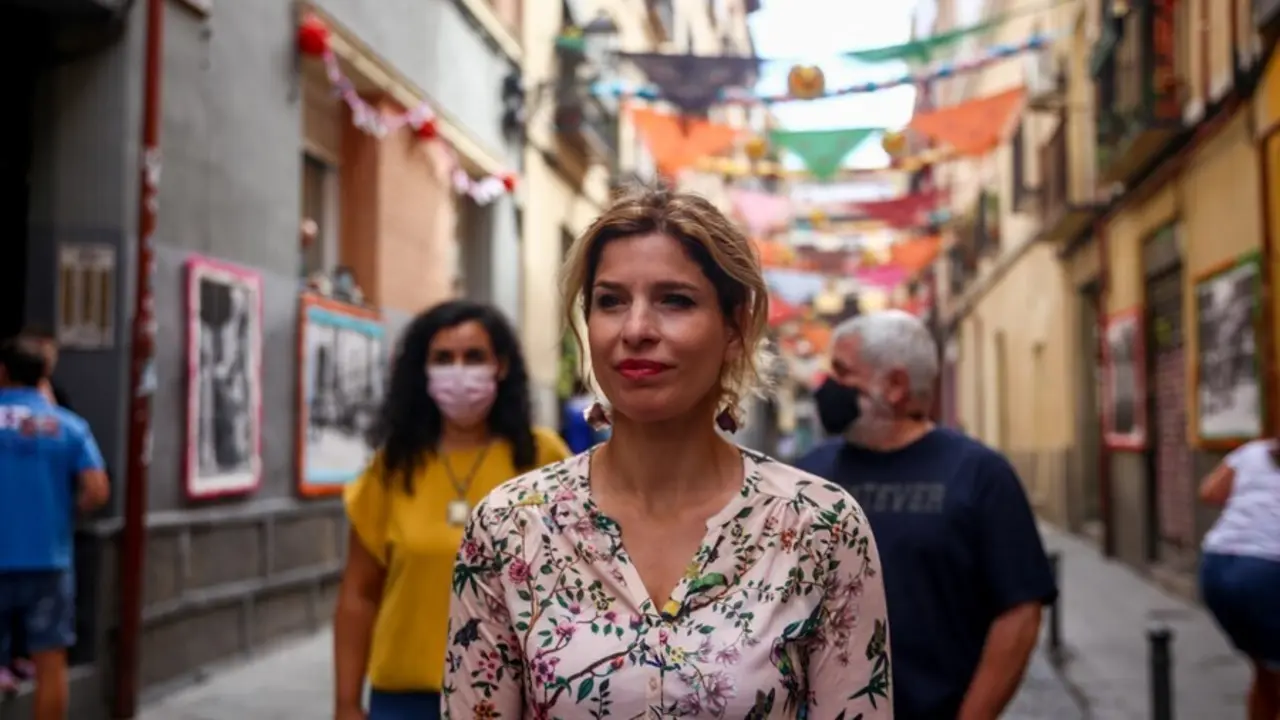 La portavoz del Partido Socialista en la Asamblea de Madrid, Hana Jalloul, en el barrio de Lavapi&eacute;s, a 7 de agosto de 2021, en Madrid (Espa&ntilde;a).