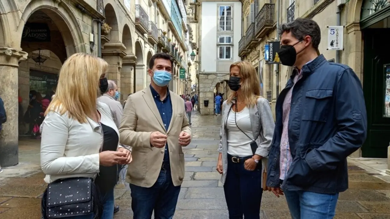 Gonzalo Caballero, acompa&ntilde;ado de otros dirigentes socialistas, anuncia la activaci&oacute;n del proceso para dise&ntilde;ar la ponencia del PSdeG.