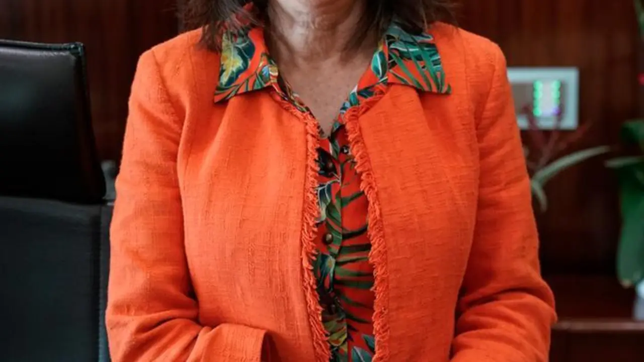 La ministra de Defensa, Margarita Robles, posa durante una entrevista con Europa Press, a 4 de agosto de 2021, en el Ministerio de Defensa, Madrid, (Espa&ntilde;a).