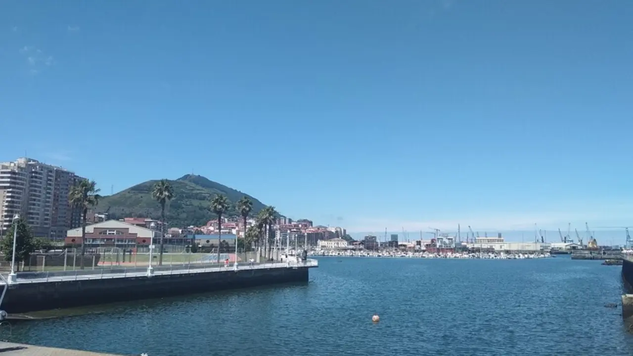 Archivo - Tiempo soleado en Euskadi.