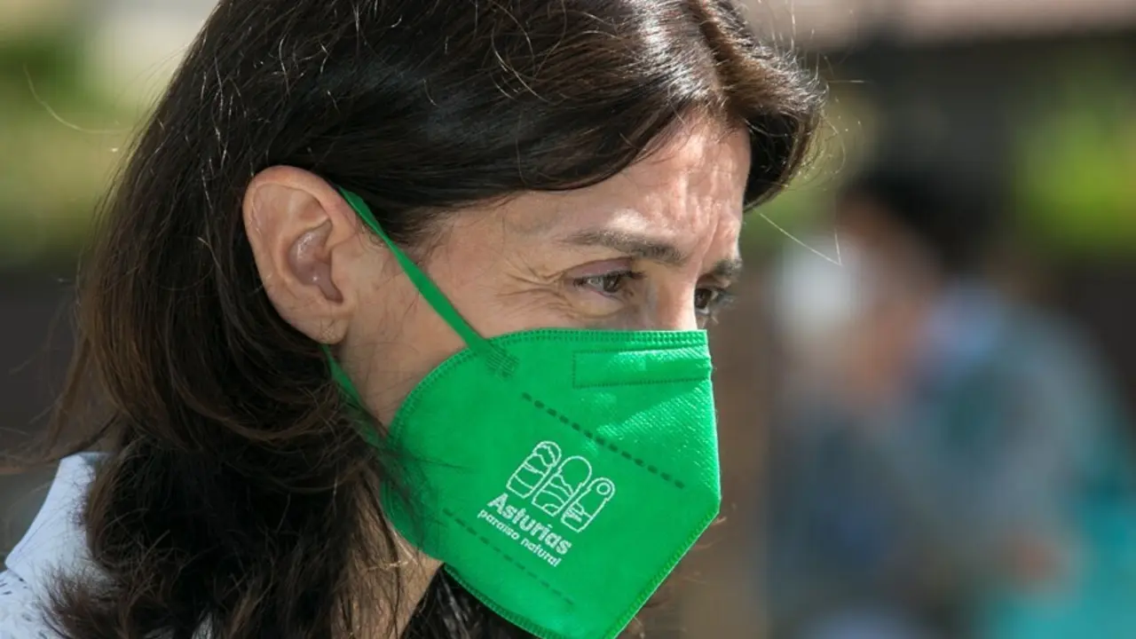La ministra de Justicia, Pilar Llop, a su llegada a la inauguraci&oacute;n de las nuevas instalaciones del Juzgado de Paz de Castrill&oacute;n, a 9 de agosto de 2021, en Asturias