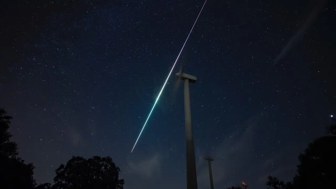 Momento de la entrada en la atm&oacute;sfera de la roca desprendida de un asteroide.