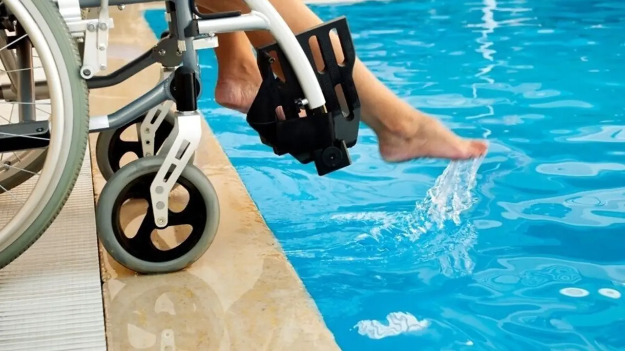 Predif denuncia que a&uacute;n hay muchas piscinas en CyL que no est&aacute;n adaptadas para personas con discapacidad