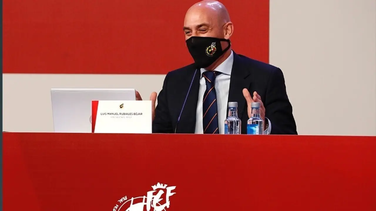 Archivo - Luis Rubiales durante la Asamblea General Extraordinaria de la RFEF