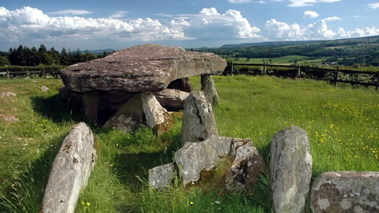 Dolmen de Arthur&rsquo;s Stone,