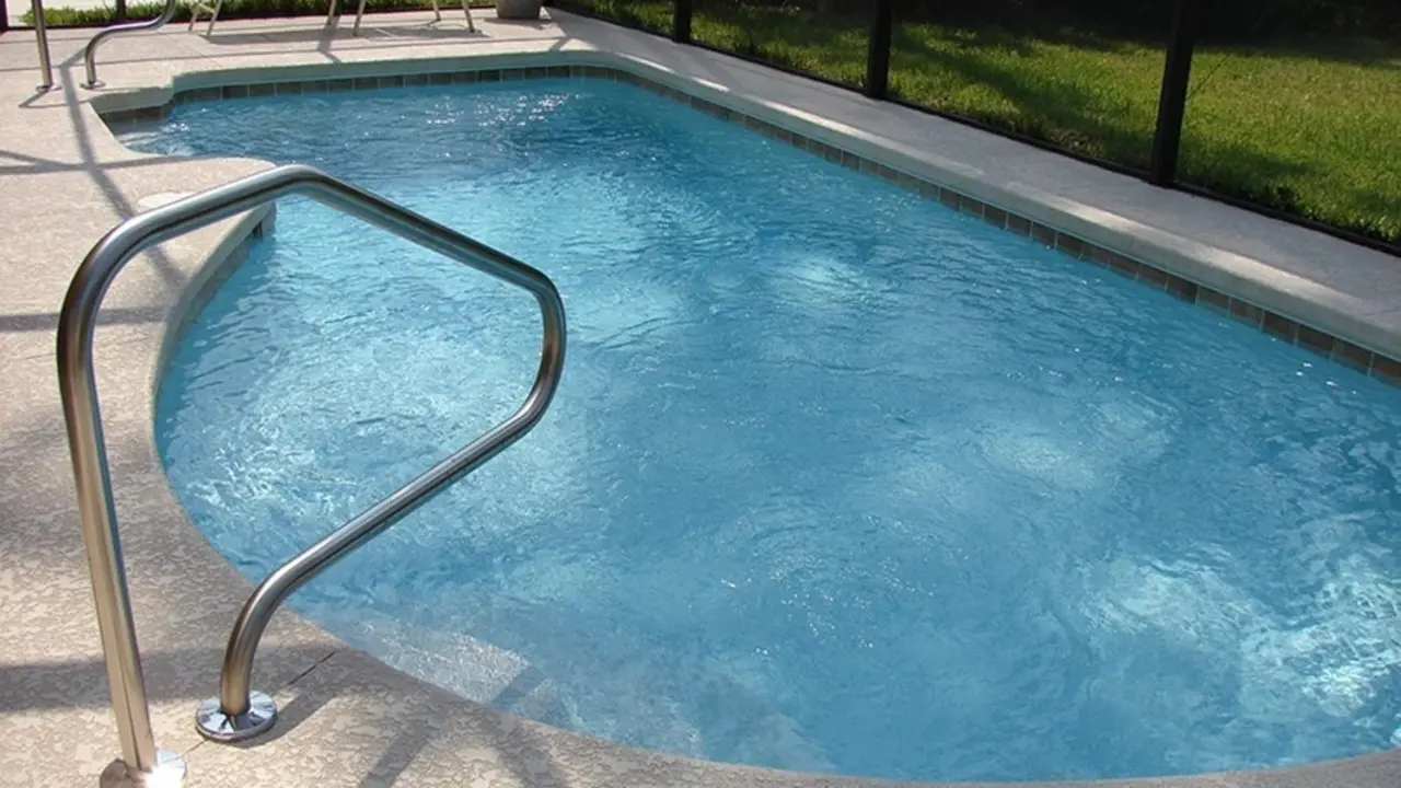Imagen de archivo de una piscina particular