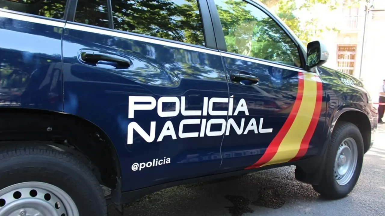 IMAGEN DE UN COCHE DE LA POLIC&Iacute;A NACIONAL