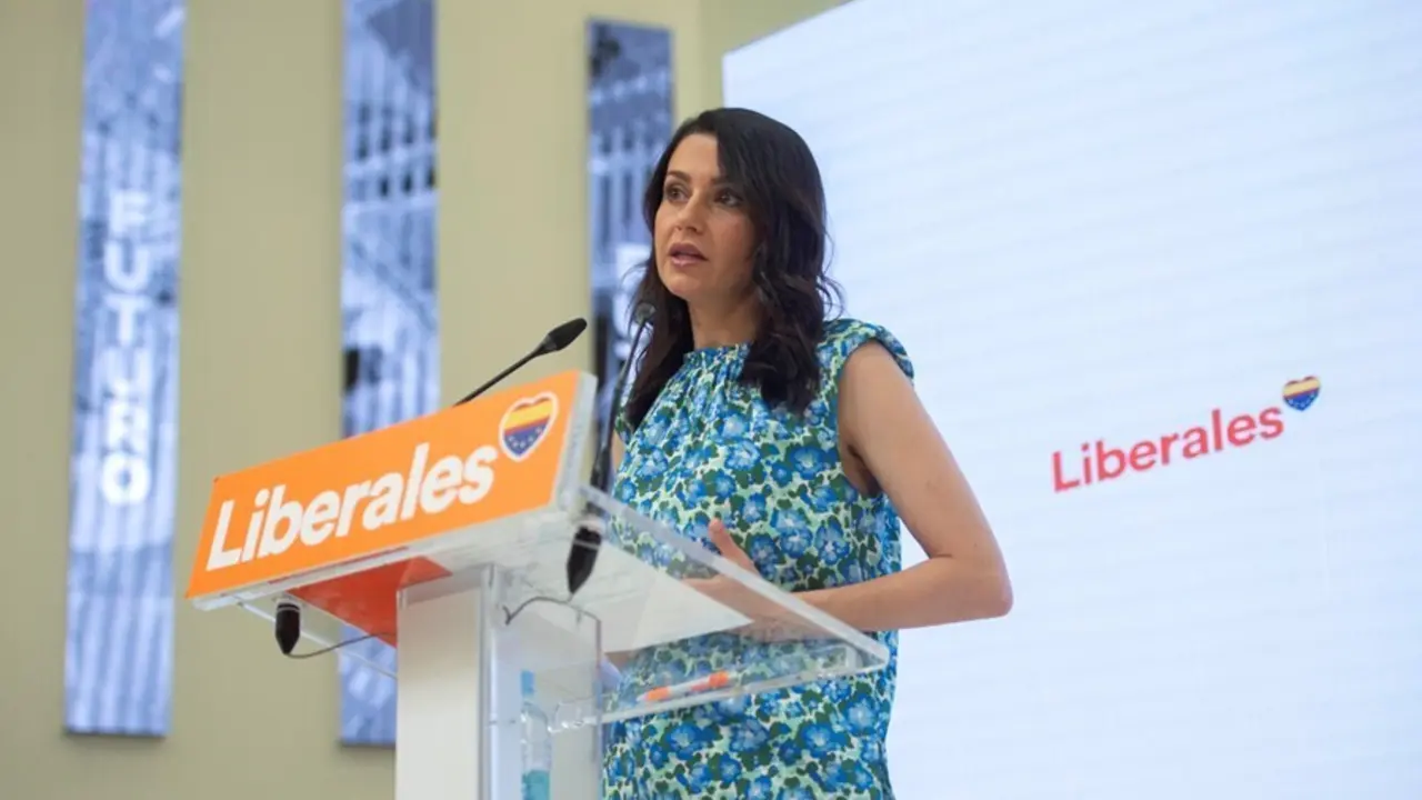 La presidenta de Ciudadanos, In&eacute;s Arrimadas, en una rueda de prensa en la sede del partido en Madrid.