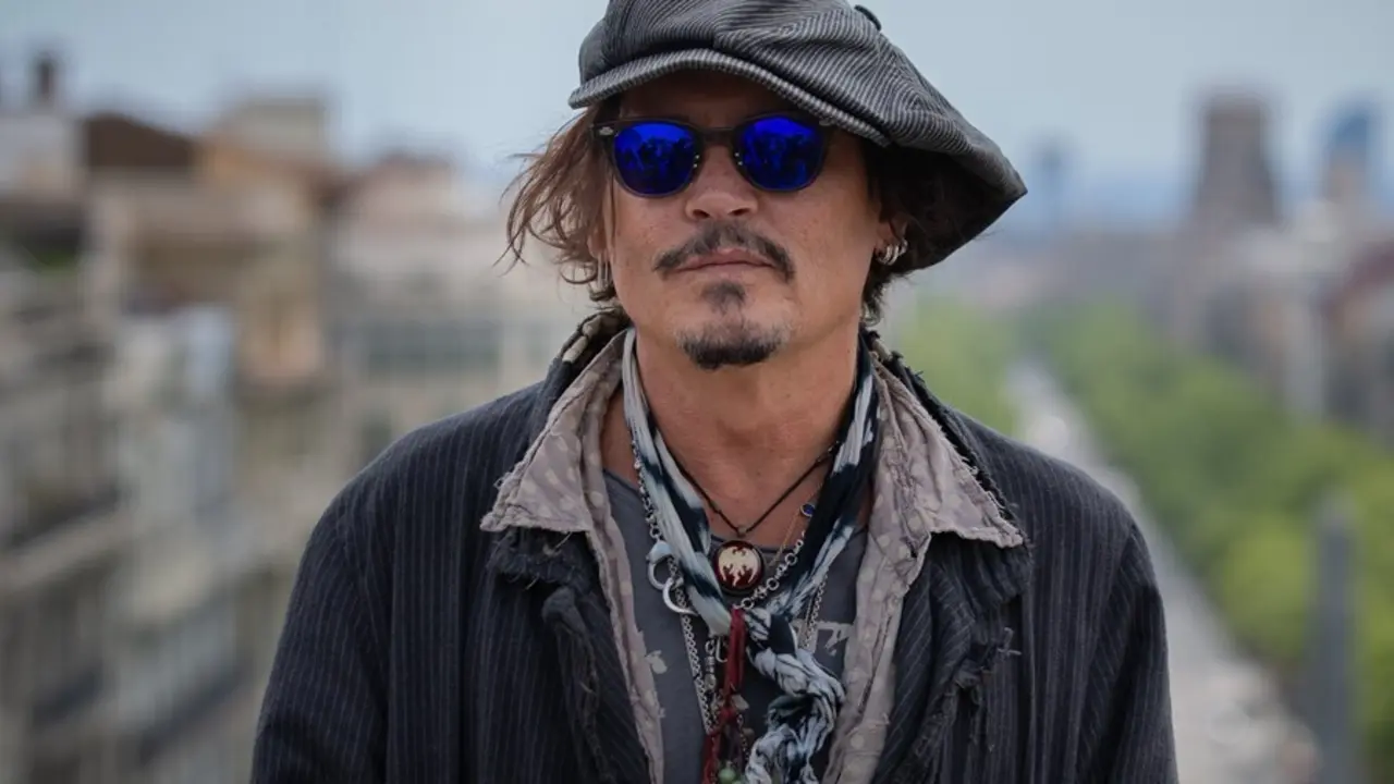 Archivo - El actor Johnny Depp posa despu&eacute;s de la rueda de prensa de presentaci&oacute;n de la pel&iacute;cula &lsquo;El fot&oacute;grafo de Minamata' en la quinta edici&oacute;n del BCN Film Fest