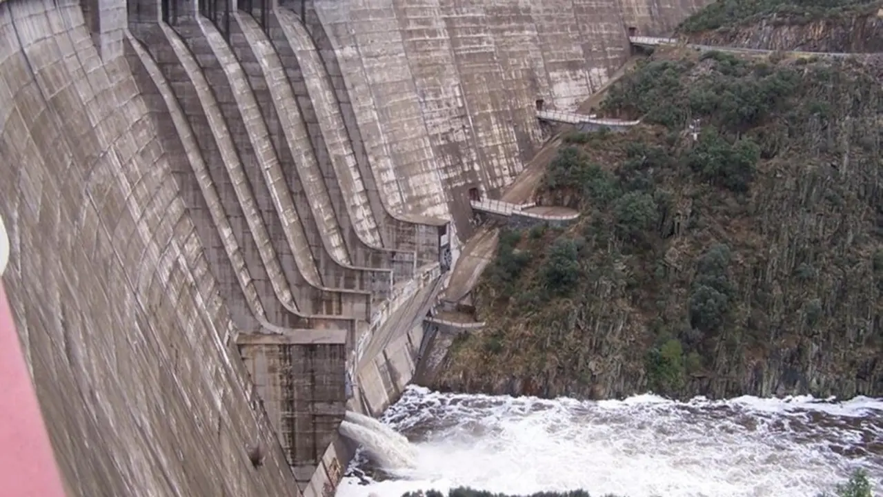 Archivo - Central hidroel&eacute;ctrica en presa