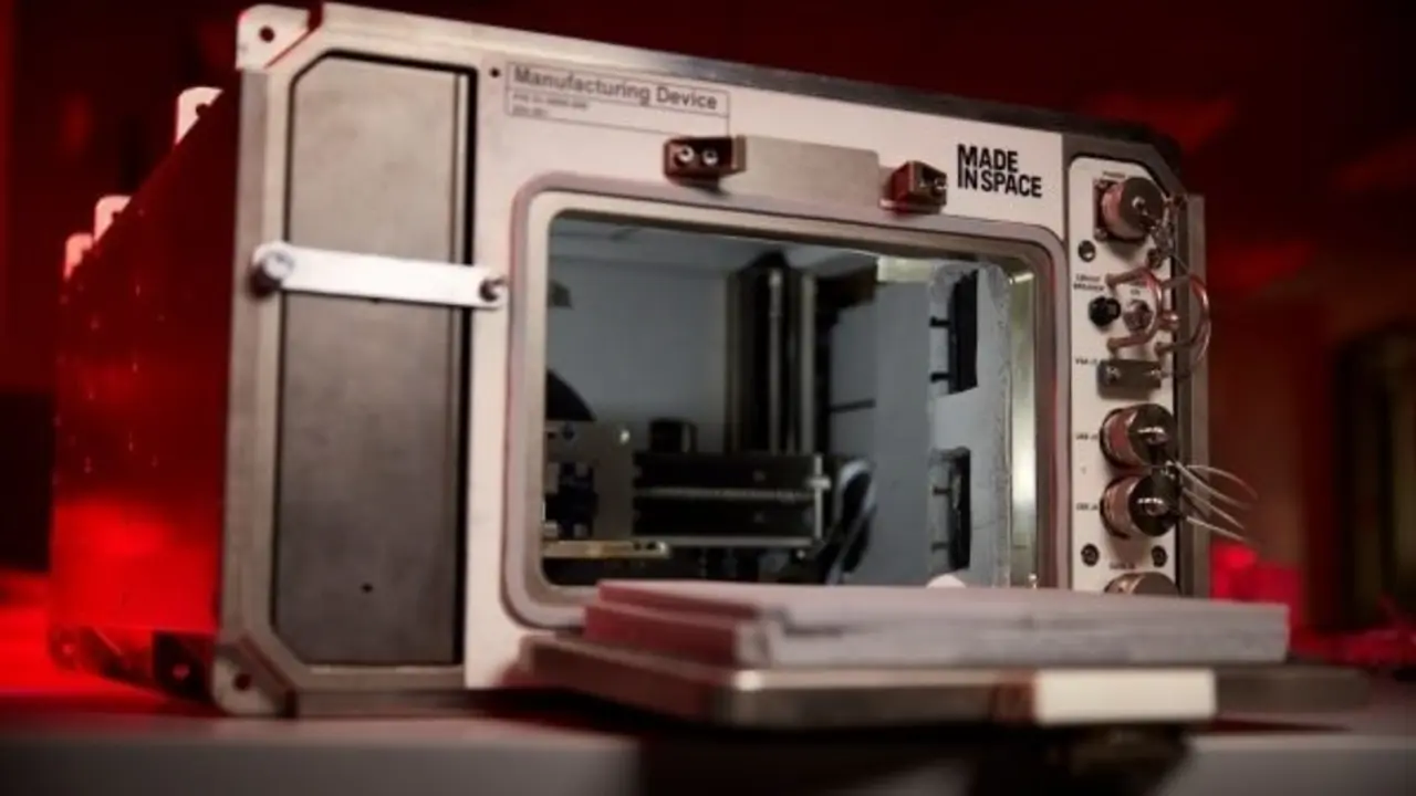Dispositivo de fabricaci&oacute;n aditiva de Redwire, que se utilizar&aacute; para ejecutar las impresiones simuladas de regolito para la misi&oacute;n Redwire Regolith Print.