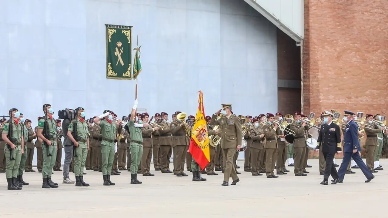 Archivo - El rey Felipe VI durante el acto de reconocimiento a militares espa&ntilde;oles participantes en misiones en Afganist&aacute;n, en la Base A&eacute;rea de Torrej&oacute;n de Ardoz (Madrid).