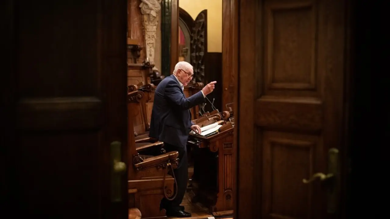 El presidente de ERC en Barcelona, Ernest Maragall, interviene en una sesi&oacute;n plenaria en el Ayuntamiento de Barcelona, a 23 de julio de 2021, en Barcelona, Catalunya (Espa&ntilde;a). Este Pleno es el &uacute;ltimo que se celebra antes del par&oacute;n estival y el primero que