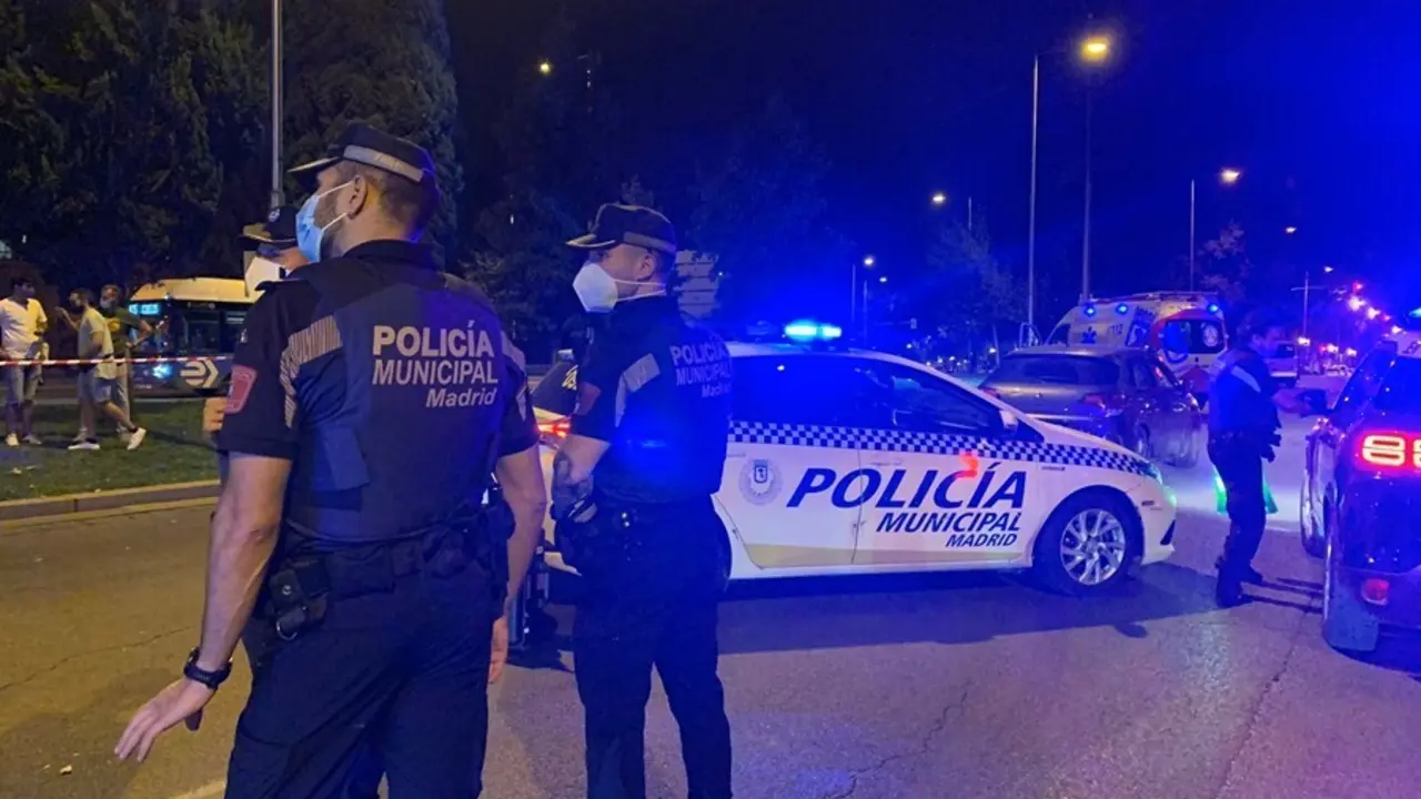Agentes de la Polic&iacute;a Municipal en el lugar del atropello