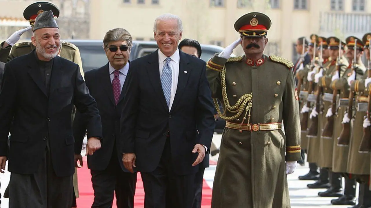 Biden visita por sorpresa Afganist&aacute;n como vicepresidente en 2011