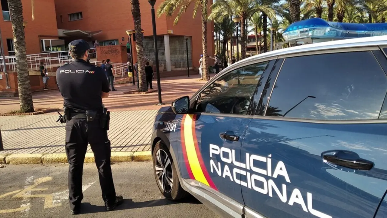 Imagen de archivo de un agente de policia