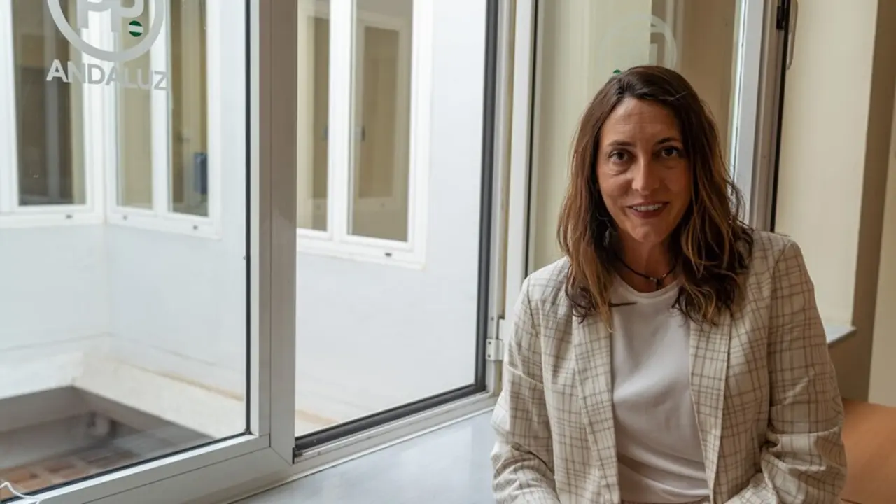 La secretaria general del PP andaluz, Loles L&oacute;pez, durante la entrevista con Europa Press.
