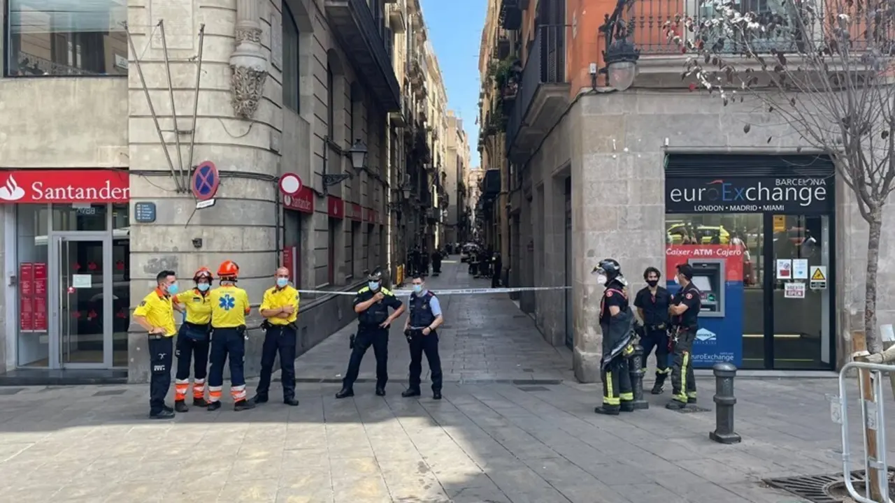 Desalojan un hotel cercano a La Rambla de Barcelona y acordonan la zona