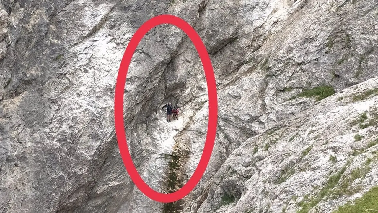 Monta&ntilde;eros c&aacute;ntabros rescatados - GUARDIA CIVIL