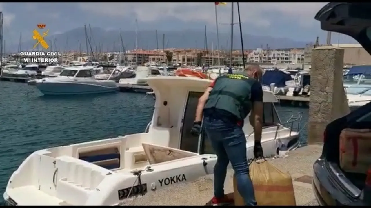 Agentes de la Guardia Civil incautan seis toneladas de hach&iacute;s y seis embarcaciones que utilizaba el clan de los "Pintaos"