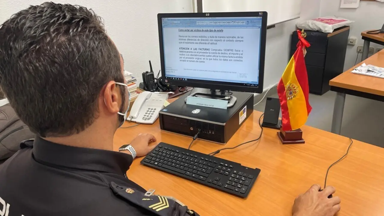 Polic&iacute;a Nacional paraliza m&aacute;s de 300.000 euros estafados mediante internet por el conocido como m&eacute;todo del CEO