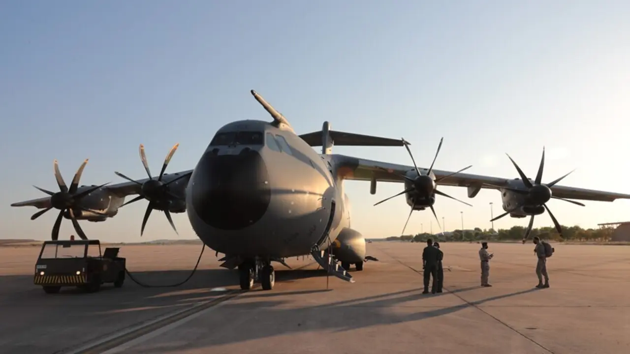 El avi&oacute;n A400M de las Fuerzas Armadas que participa en la evacuaci&oacute;n de espa&ntilde;oles de Afganist&aacute;n