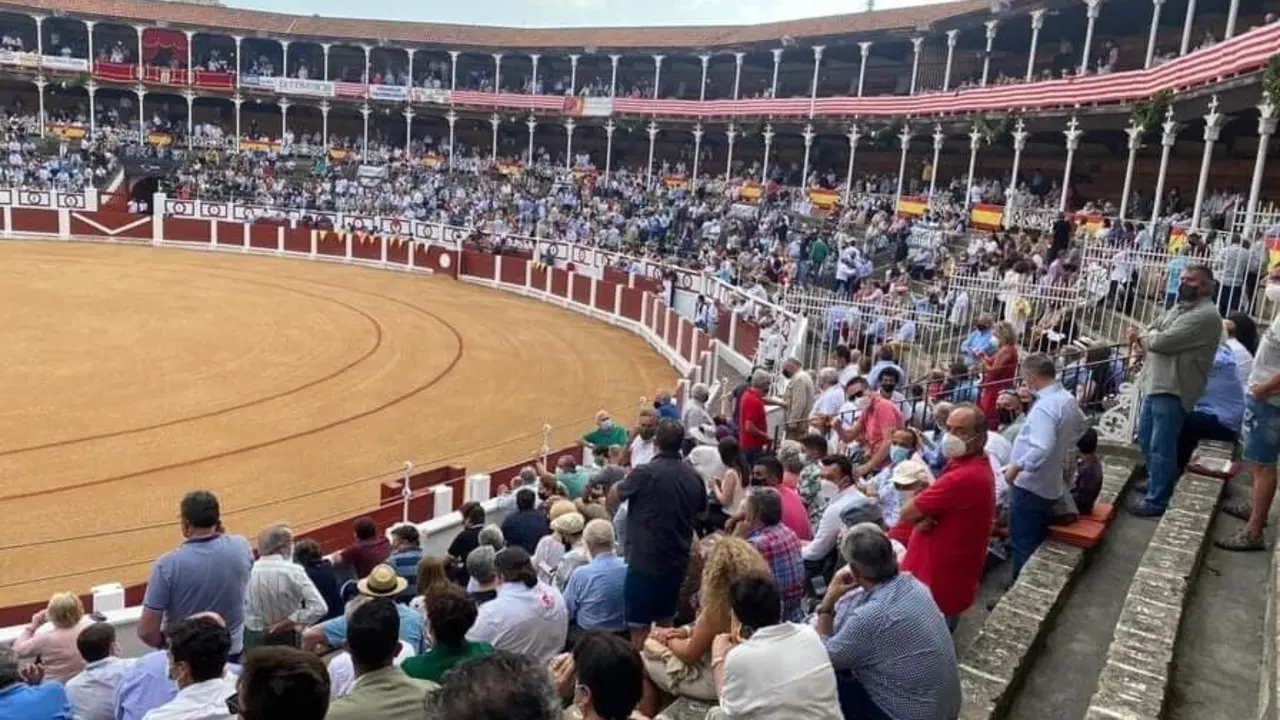 Archivo - Corrida de toros de la Feria Taurina de Bego&ntilde;a