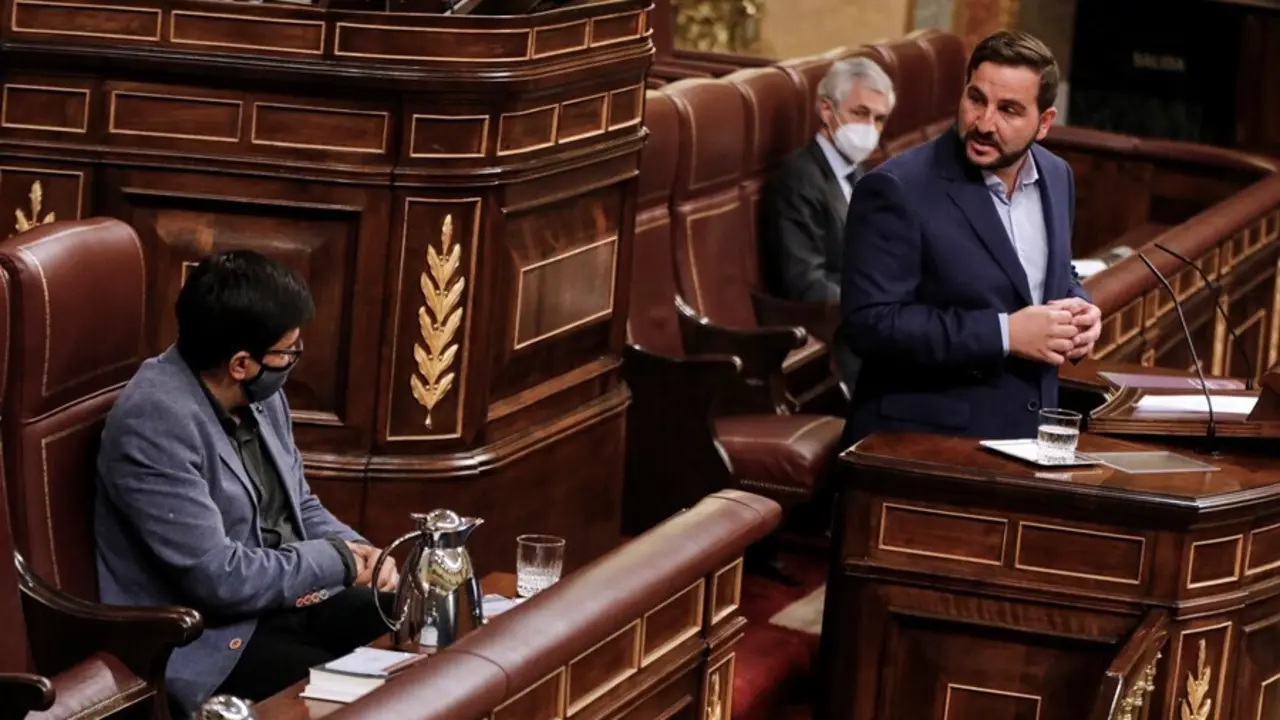 Archivo - El diputado de Unidas Podemos Ismael Cort&eacute;s G&oacute;mez, durante su intervenci&oacute;n en una sesi&oacute;n plenaria en el Congreso
