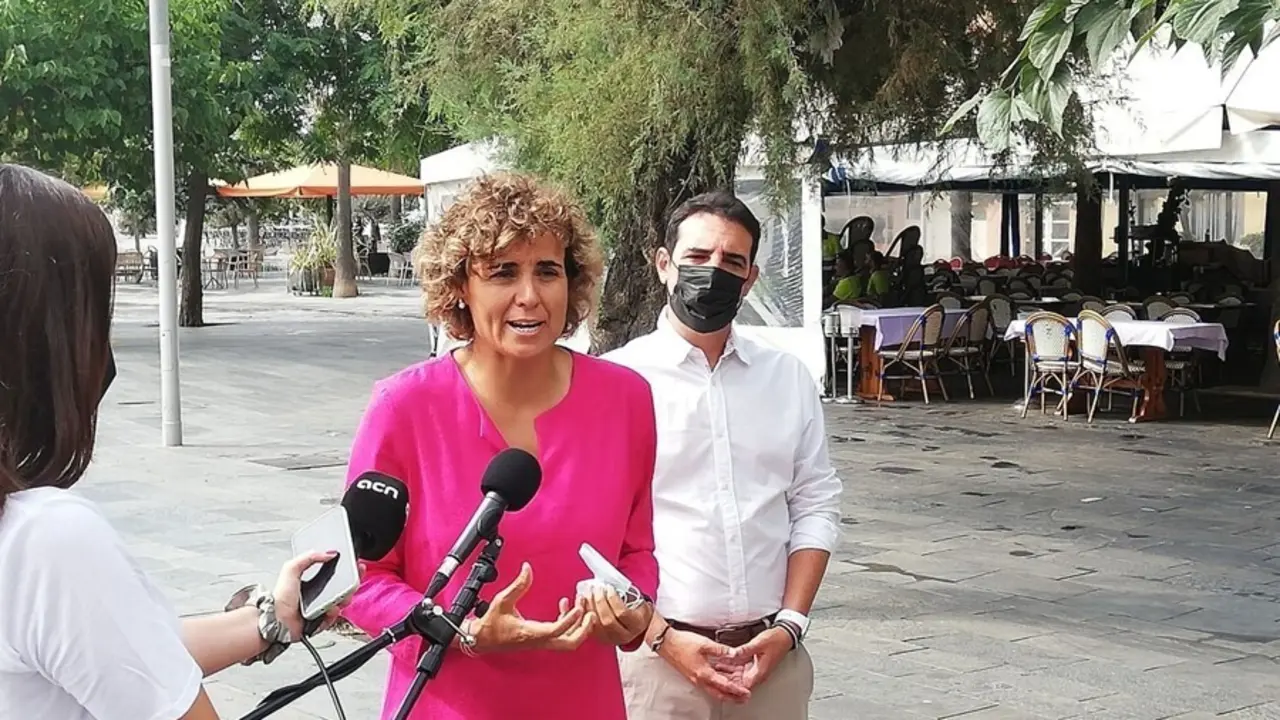 La Portavoz Del PP En El Parlamento Europeo, Dolors Montserrat, Y El Presidente Provincial Del PP En Barcelona, Manu Reyes.