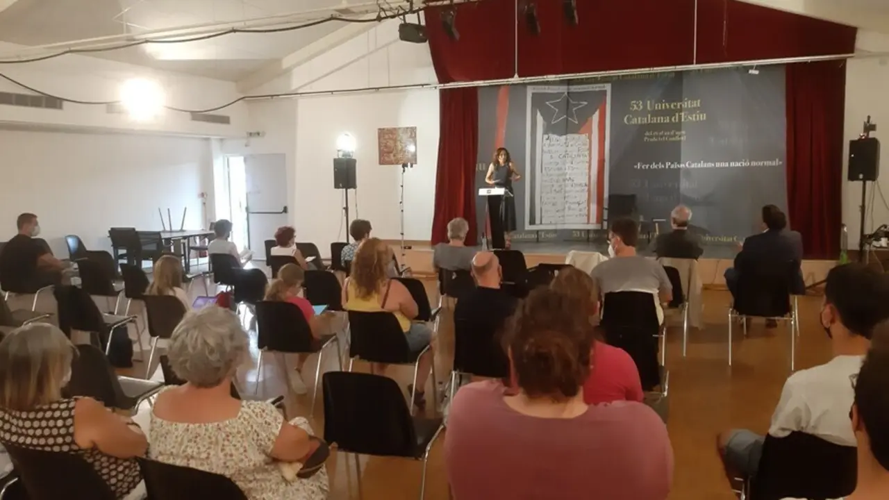 Conferencia de la consellera de Presidencia de la Generalitat, Laura Vilagr&agrave;, en el marco de la 53 edici&oacute;n de la UCE