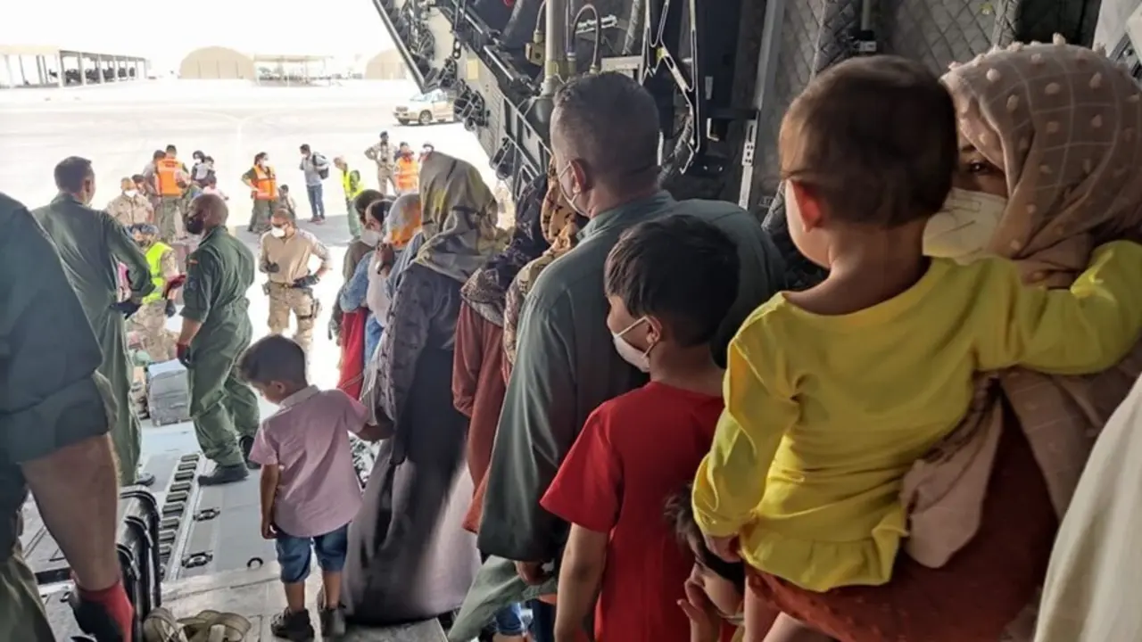 Afganos evacuados en el segundo avi&oacute;n de repatriaci&oacute;n fletado por Espa&ntilde;a