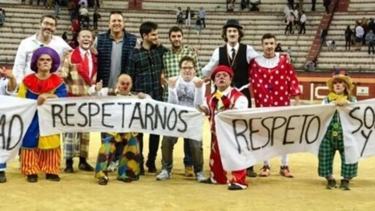 Miembros del espect&aacute;culo enanitos toreros, en imagen de archivo