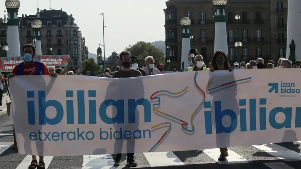 Imagen de la manifestaci&oacute;n por el acercamiento de los presos de ETA celebrada este s&aacute;bado en San sebasti&aacute;n