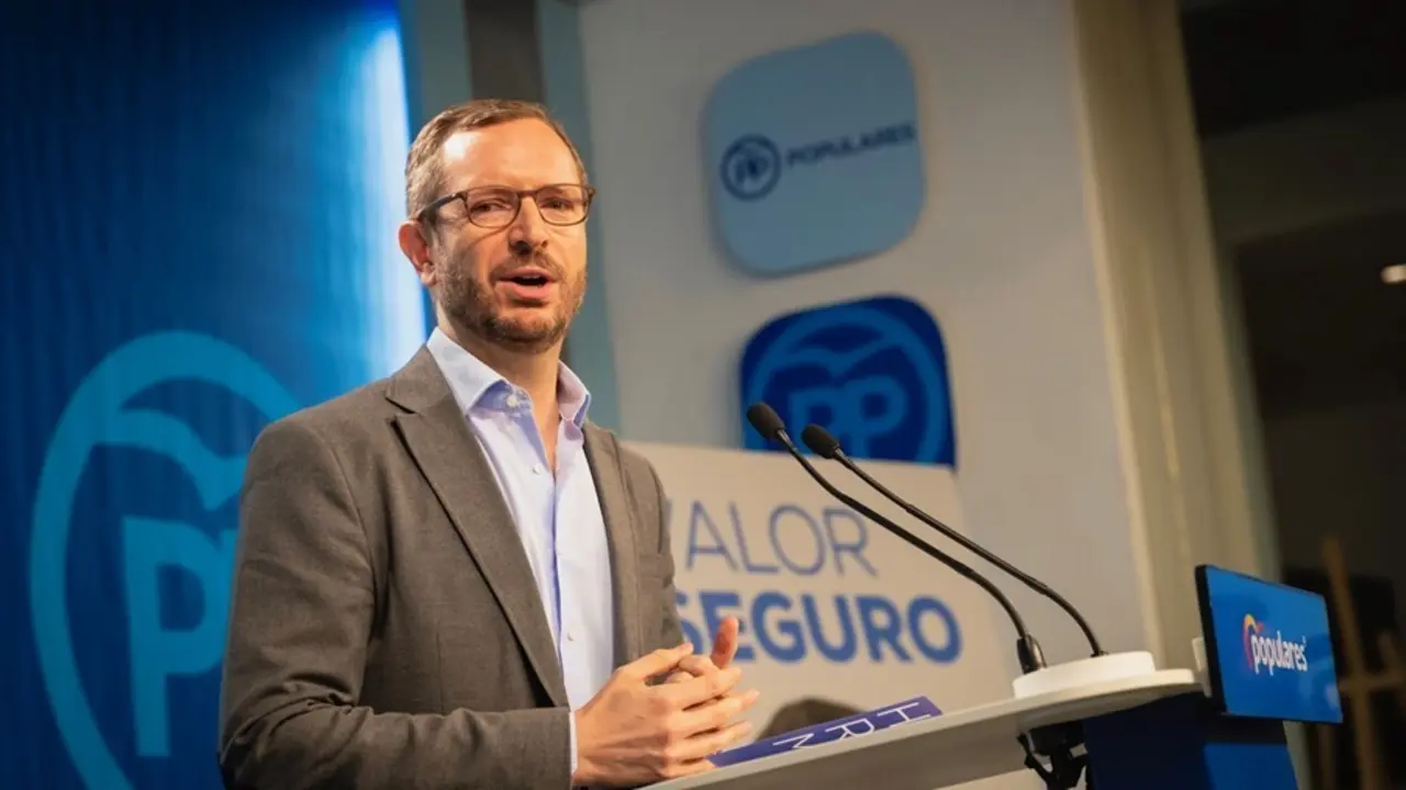 Archivo - El portavoz del Grupo Parlamentario Popular en el Senado, Javier Maroto.