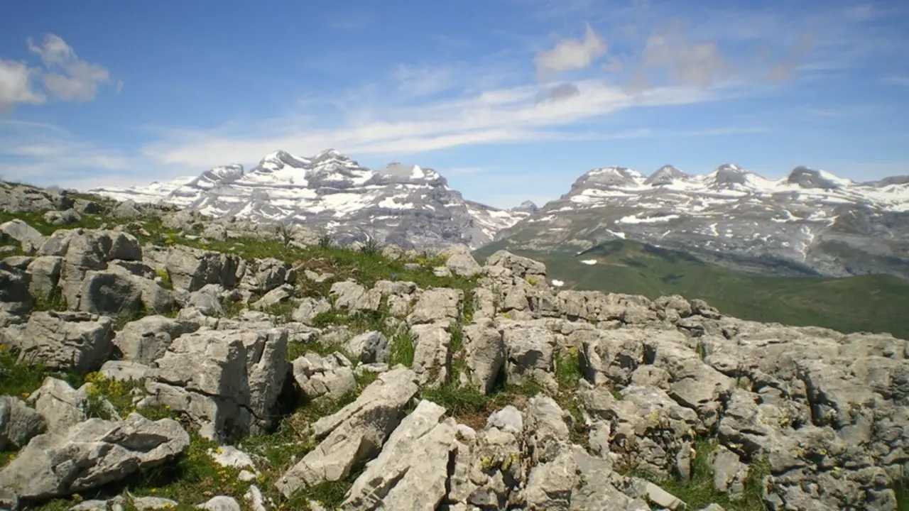 Archivo - Karst en Sestrales alto, en el Geoparque Mundial UNESCO Sobrarbe-Pirineos.