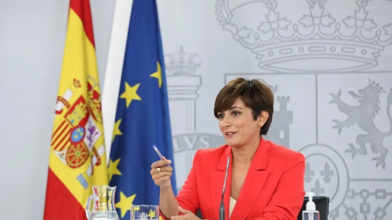 La ministra Portavoz, Isabel Rodr&iacute;guez, interviene en una rueda de prensa posterior al Consejo de Ministros, a 24 de agosto de 2021, en La Moncloa, Madrid, (Espa&ntilde;a). 